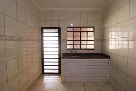 Casa para alugar com 150m², 2 quartos e 2 vagasCozinha 