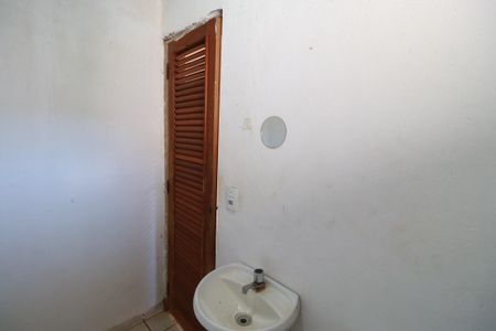 Casa para alugar com 150m², 2 quartos e 2 vagasBanheiro 