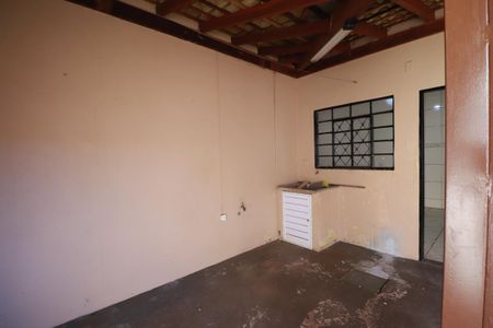Casa para alugar com 150m², 2 quartos e 2 vagasÁrea de serviço 