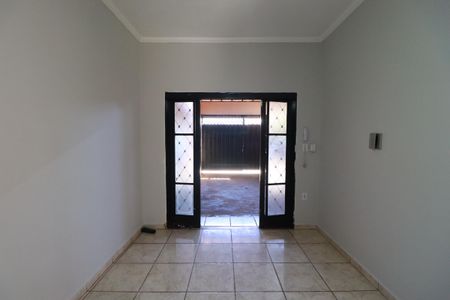 Casa para alugar com 150m², 2 quartos e 2 vagasSala