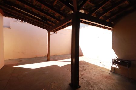 Casa para alugar com 150m², 2 quartos e 2 vagasÁrea de serviço 