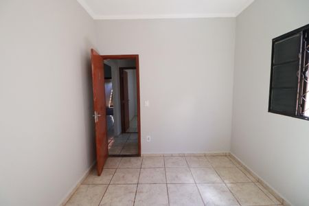 Casa para alugar com 150m², 2 quartos e 2 vagasQuarto 2