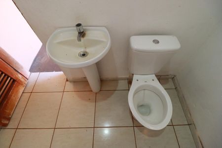 Casa para alugar com 150m², 2 quartos e 2 vagasBanheiro 