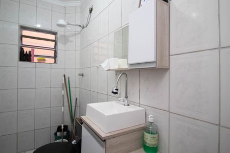 Casa para alugar com 100m², 2 quartos e 1 vaga Casa para alugar com 100m², 2 quartos e 1 vagaBanheiro 2