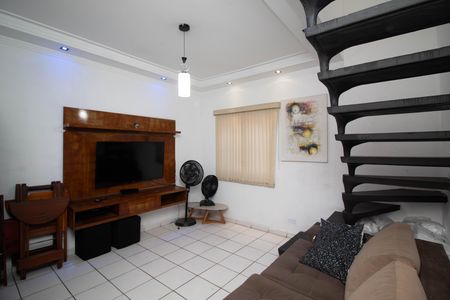 Casa para alugar com 100m², 2 quartos e 1 vaga Casa para alugar com 100m², 2 quartos e 1 vagaSala