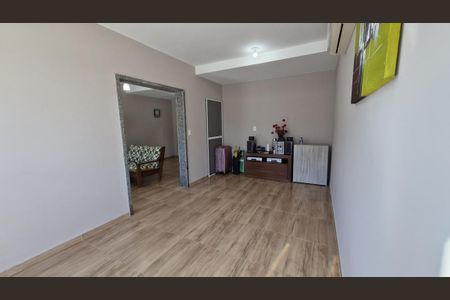 Sala de casa de condomínio para alugar com 3 quartos, 130m² em Palmeiras, Cabo Frio