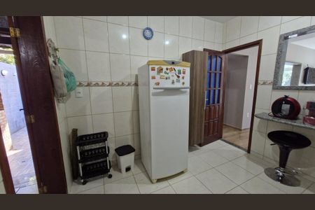 Cozinha de casa de condomínio para alugar com 3 quartos, 130m² em Palmeiras, Cabo Frio