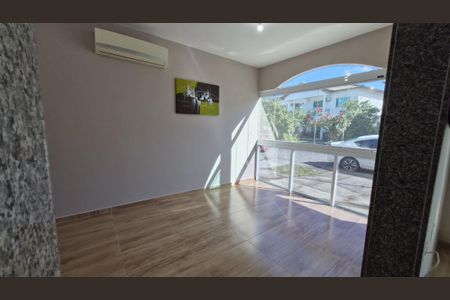 Casa de condomínio para alugar com 130m², 3 quartos e 1 vaga Casa de condomínio para alugar com 130m², 3 quartos e 1 vagaSala