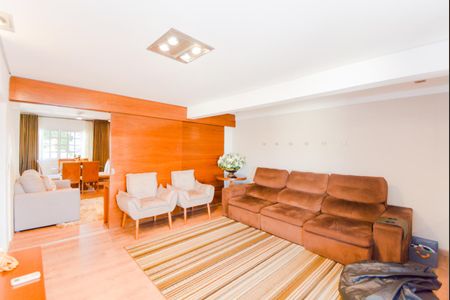 Sala íntima  de casa de condomínio à venda com 4 quartos, 400m² em Ponte Grande, Guarulhos