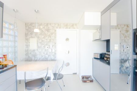 Cozinha de casa de condomínio à venda com 4 quartos, 400m² em Ponte Grande, Guarulhos