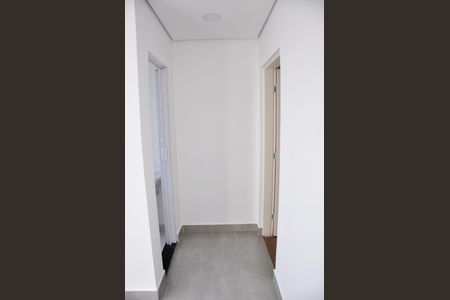 Detalhe - Corredor Quarto de apartamento à venda com 1 quarto, 25m² em Vila Zat, São Paulo