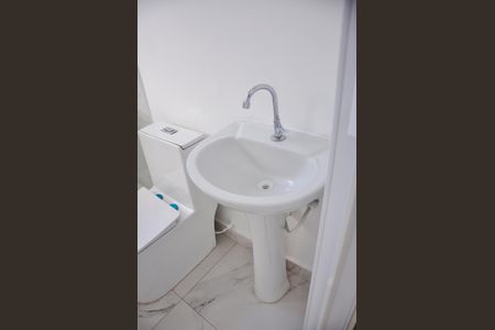 Apartamento à venda com 25m², 1 quarto e sem vaga Apartamento à venda com 25m², 1 quarto e sem vagaDetalhe - Banheiro Social
