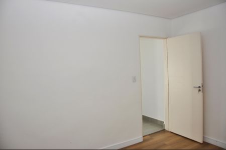 Apartamento à venda com 25m², 1 quarto e sem vaga Apartamento à venda com 25m², 1 quarto e sem vagaDetalhe - Quarto com Varanda