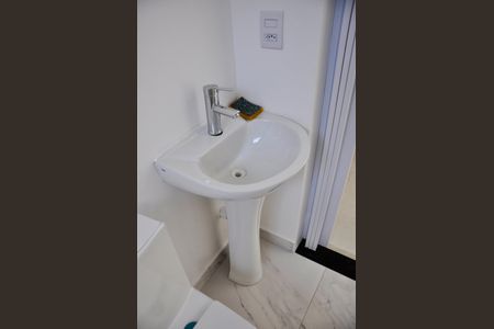 Apartamento para alugar com 25m², 1 quarto e sem vaga Apartamento para alugar com 25m², 1 quarto e sem vagaDetalhe - Banheiro Social