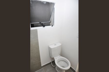Banheiro Social de apartamento à venda com 1 quarto, 37m² em Vila Zat, São Paulo