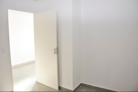 Apartamento para alugar com 27m², 1 quarto e sem vagaDetalhe - Quarto e Varanda