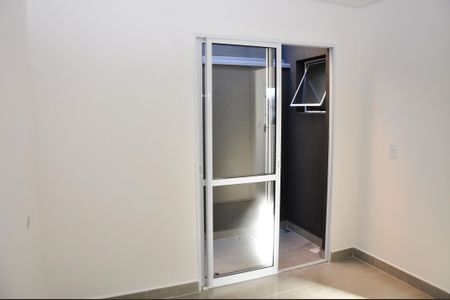 Apartamento para alugar com 27m², 1 quarto e sem vagaDetalhe - Quarto e Varanda