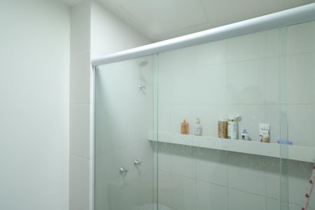 Banheiro de apartamento para alugar com 3 quartos, 56m² em Jardim Canhema, Diadema