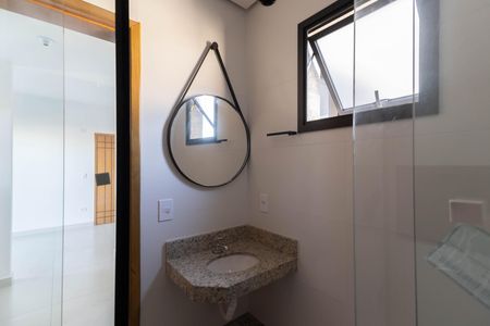 Banheiro  de apartamento para alugar com 2 quartos, 42m² em Vila Germinal, São Paulo
