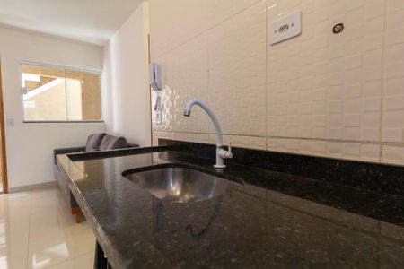 Sala, Cozinha e Área de Serviço de apartamento para alugar com 2 quartos, 42m² em Vila Euthalia, São Paulo