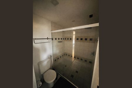 Banheiro de apartamento à venda com 1 quarto, 39m² em Alphaville Industrial, Barueri