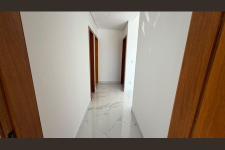 Corredor de apartamento à venda com 3 quartos, 71m² em Camargos, Belo Horizonte