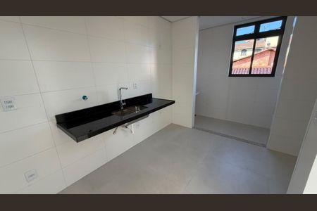 Banheiro de apartamento à venda com 2 quartos, 72m² em Camargos, Belo Horizonte