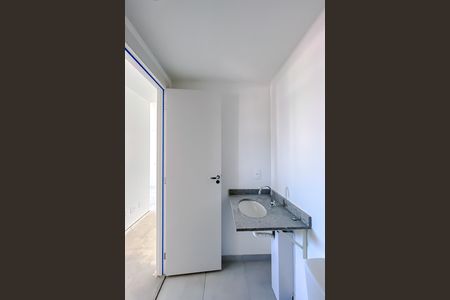 Banheiro de apartamento à venda com 2 quartos, 42m² em Lapa de Baixo, São Paulo