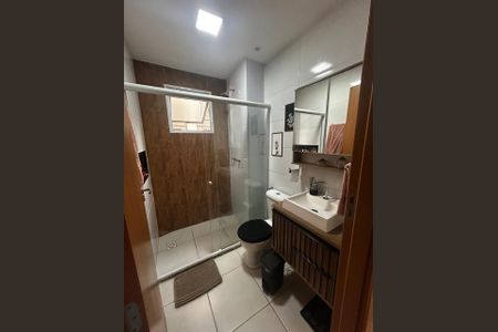 Banheiro de apartamento para alugar com 2 quartos, 61m² em Taquara, Rio de Janeiro
