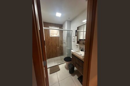 Banheiro de apartamento para alugar com 2 quartos, 61m² em Taquara, Rio de Janeiro