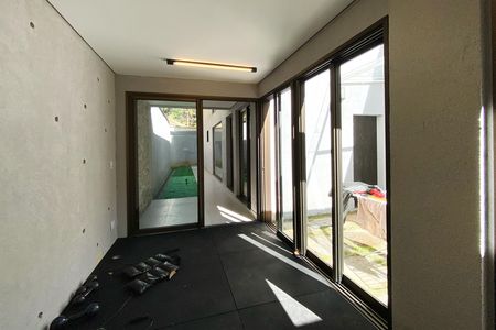 Sala multiuso de casa de condomínio para alugar com 4 quartos, 500m² em Arvoredo, Nova Lima