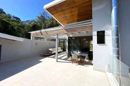 Varanda de casa de condomínio para alugar com 4 quartos, 500m² em Arvoredo, Nova Lima