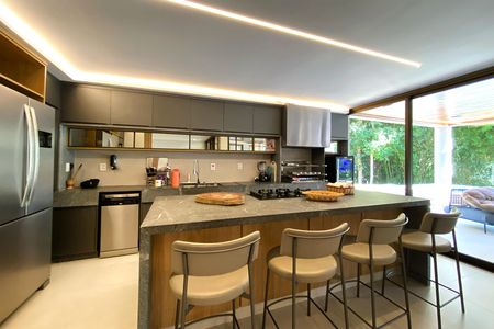 Cozinha de casa de condomínio para alugar com 4 quartos, 500m² em Arvoredo, Nova Lima