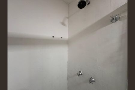Apartamento à venda com 83m², 3 quartos e 1 vaga Apartamento à venda com 83m², 3 quartos e 1 vagaBanheiro Social