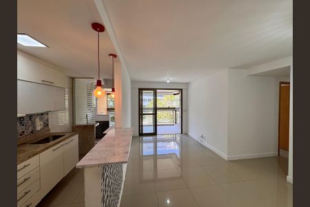 Apartamento à venda com 83m², 3 quartos e 1 vaga Apartamento à venda com 83m², 3 quartos e 1 vagaSala