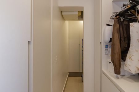 Apartamento à venda com 142m², 4 quartos e 3 vagas Apartamento à venda com 142m², 4 quartos e 3 vagasÁrea de Serviço