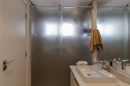 Apartamento à venda com 142m², 4 quartos e 3 vagas Apartamento à venda com 142m², 4 quartos e 3 vagasBanheiro da Suíte 2