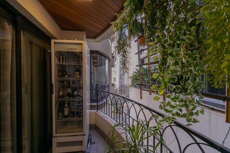 Apartamento à venda com 142m², 4 quartos e 3 vagas Apartamento à venda com 142m², 4 quartos e 3 vagasSacada