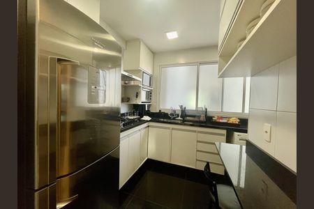 Cozinha de apartamento à venda com 3 quartos, 92m² em Vila da Serra, Nova Lima