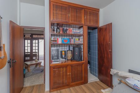 Apartamento à venda com 180m², 4 quartos e 2 vagas