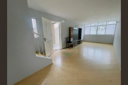 Casa para alugar com 3 quartos, 138m² em Vila Romano, São Paulo