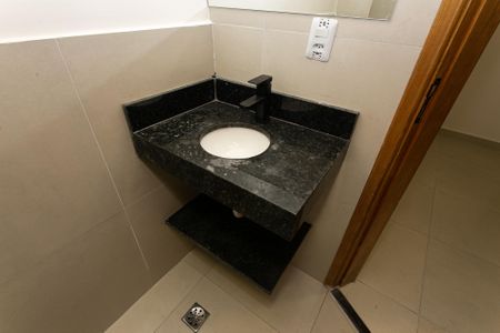 Banheiro de apartamento para alugar com 1 quarto, 30m² em Cidade Mãe do Céu, São Paulo