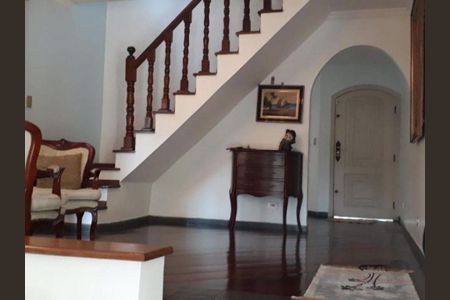 Casa à venda com 4 quartos, 250m² em Jardim Textil, São Paulo