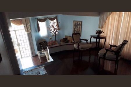 Casa à venda com 4 quartos, 250m² em Jardim Textil, São Paulo