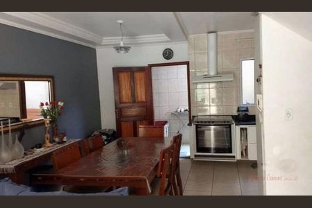 Casa à venda com 3 quartos, 135m² em Chácara Seis de Outubro, São Paulo