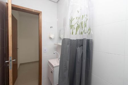 Banheiro de apartamento para alugar com 1 quarto, 28m² em Vila Gustavo, São Paulo