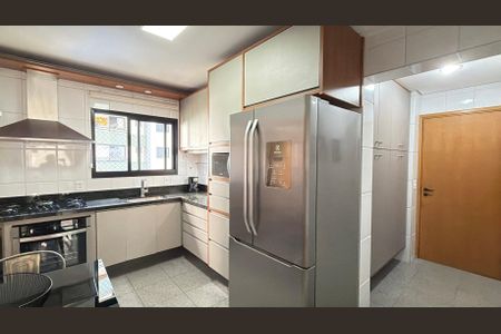 Apartamento para alugar com 127m², 3 quartos e 3 vagas