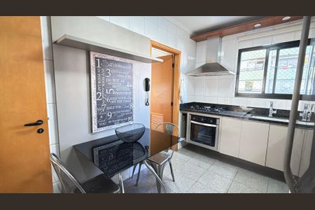 Apartamento para alugar com 127m², 3 quartos e 3 vagas