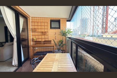 Apartamento para alugar com 127m², 3 quartos e 3 vagas