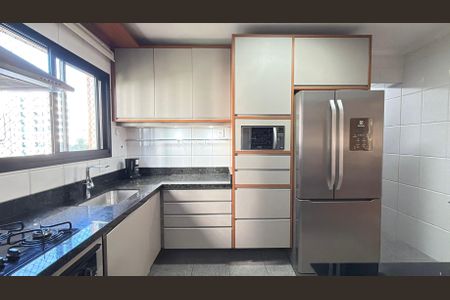 Apartamento para alugar com 127m², 3 quartos e 3 vagas